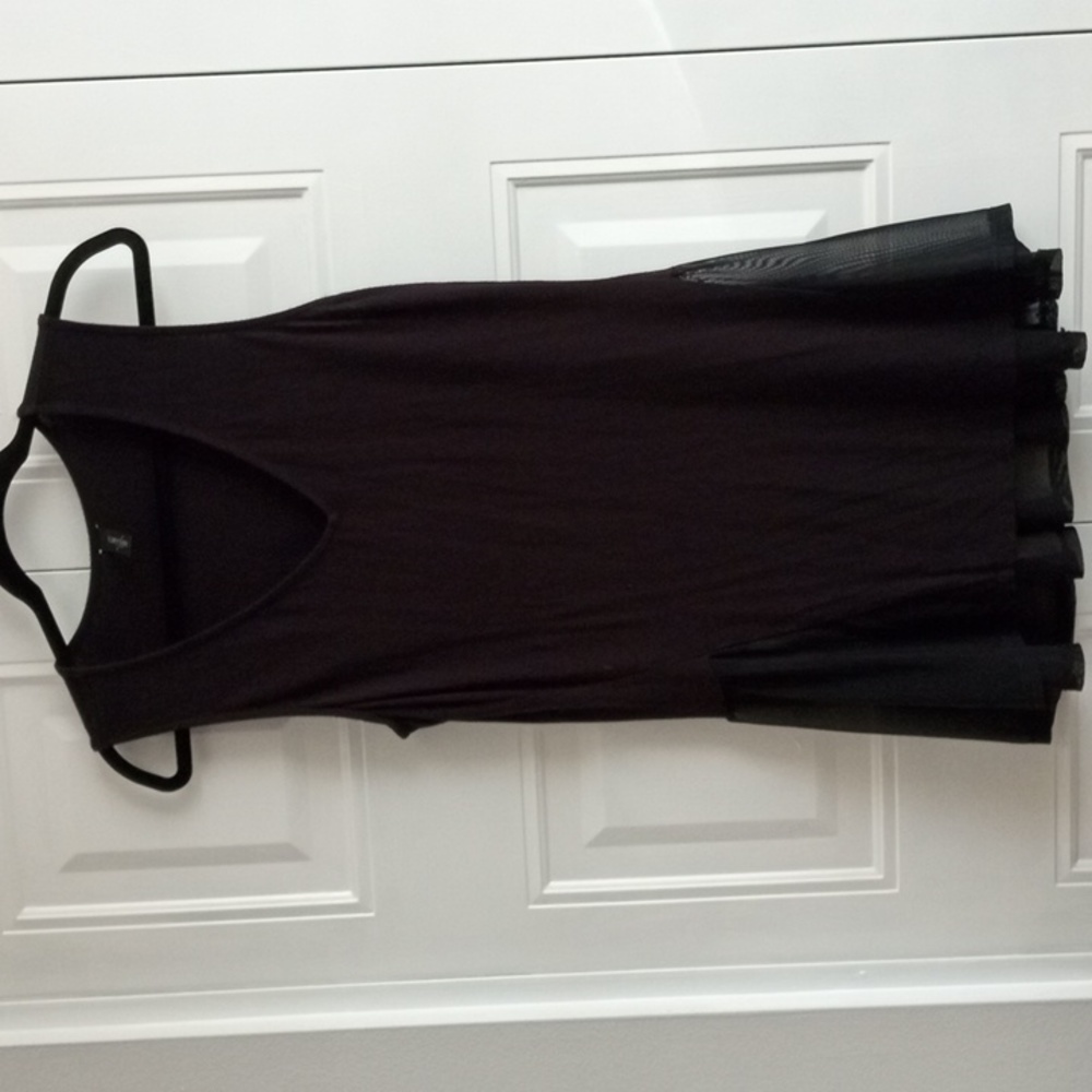 Karen Kane women's black sleeveless top
